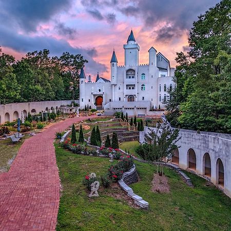 Uhuburg Castle Bed & Breakfast Helen Bagian luar foto