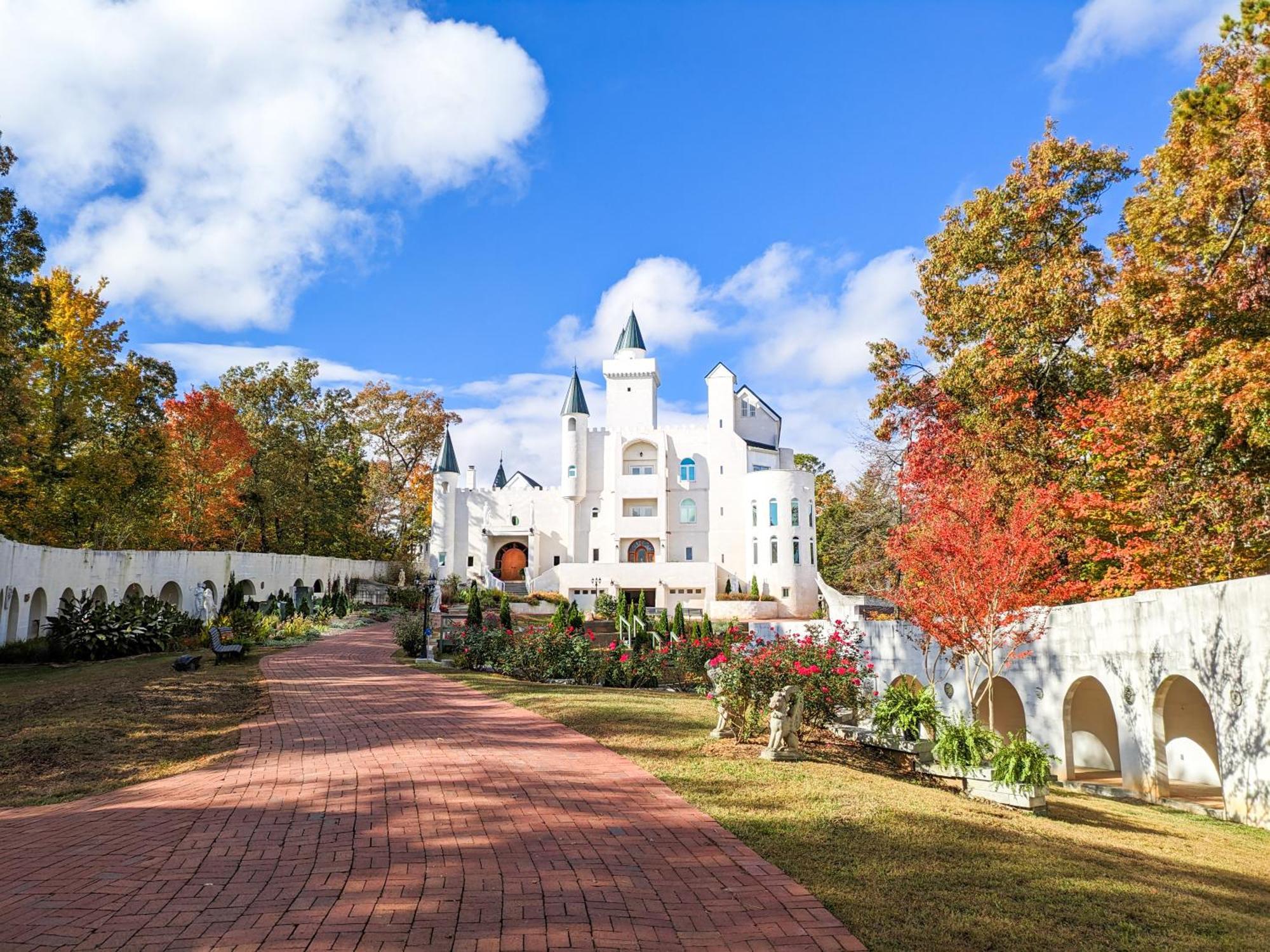 Uhuburg Castle Bed & Breakfast Helen Bagian luar foto